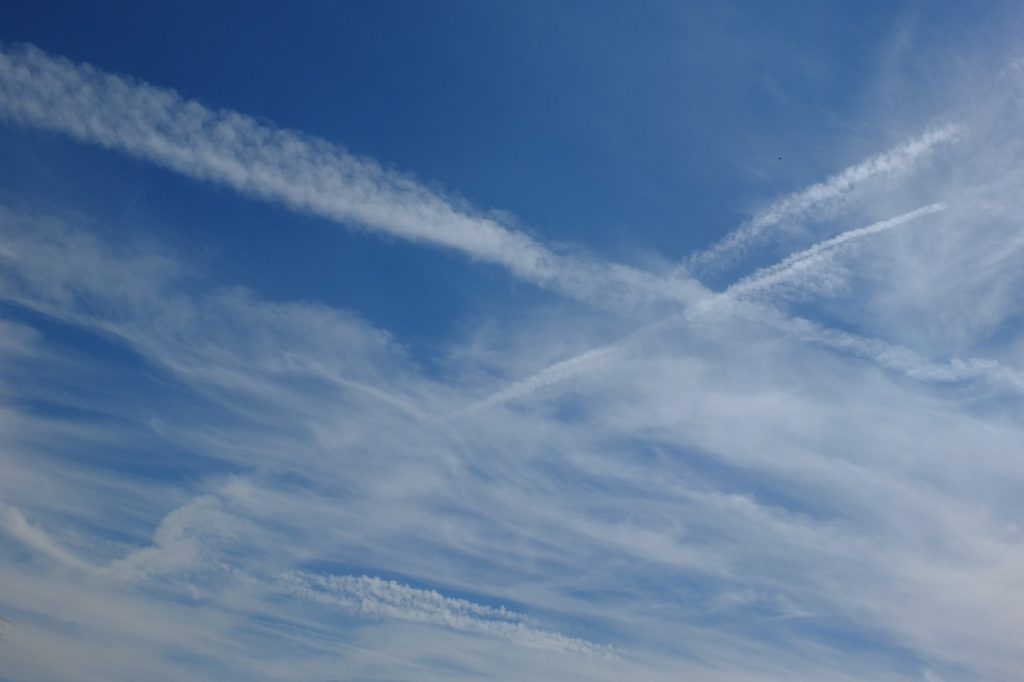 chemtrail-1116921_1920